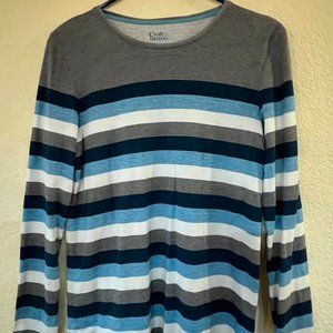 Croft &Barrow, size medium. gray, black, turquoise and white pullover Tee